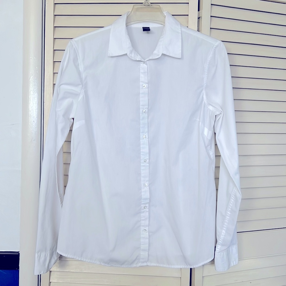 Piazza Italia Button Down long sleeve white blouse, size women’s large